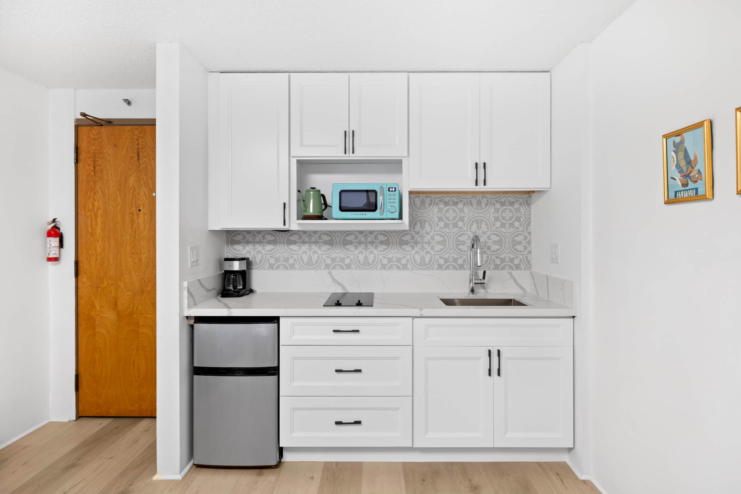 Downtown Honolulu 1BR Suite: Parking, Jacuzzi, etc - Image 9