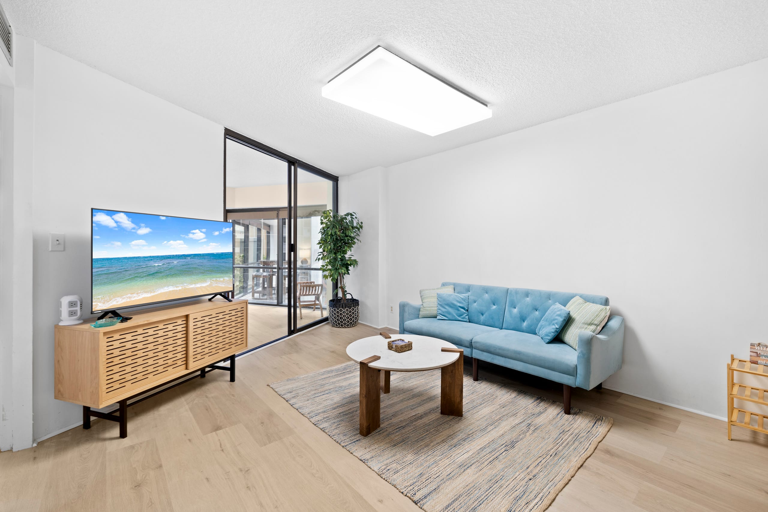 Downtown Honolulu 1BR Suite: Parking, Jacuzzi, etc - Image 4