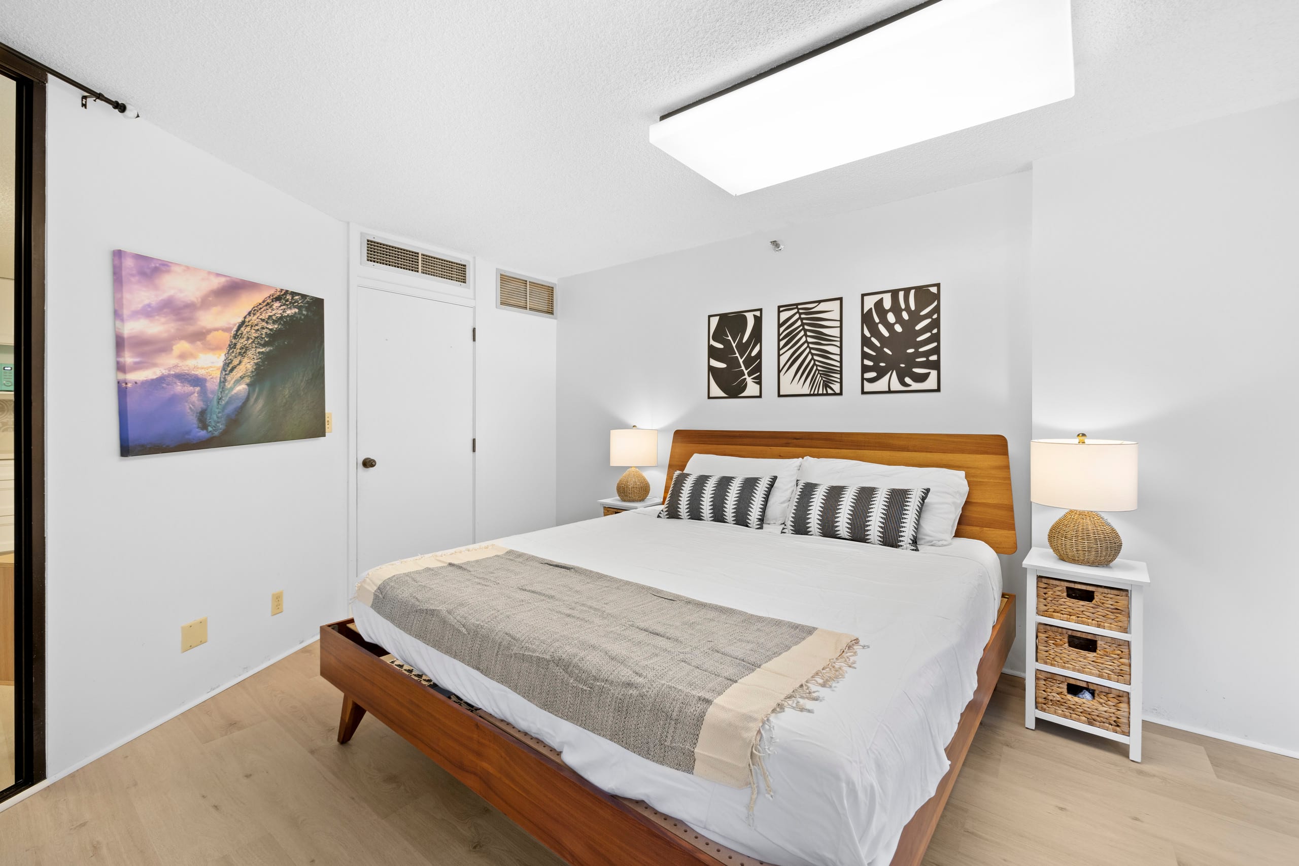 Downtown Honolulu 1BR Suite: Parking, Jacuzzi, etc - Image 17