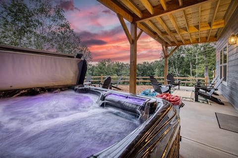 VIEWS | Hot Tub | Modern | PETS | Mins to Winery!
