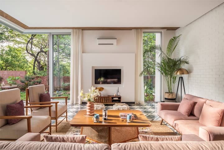 Living room image 3