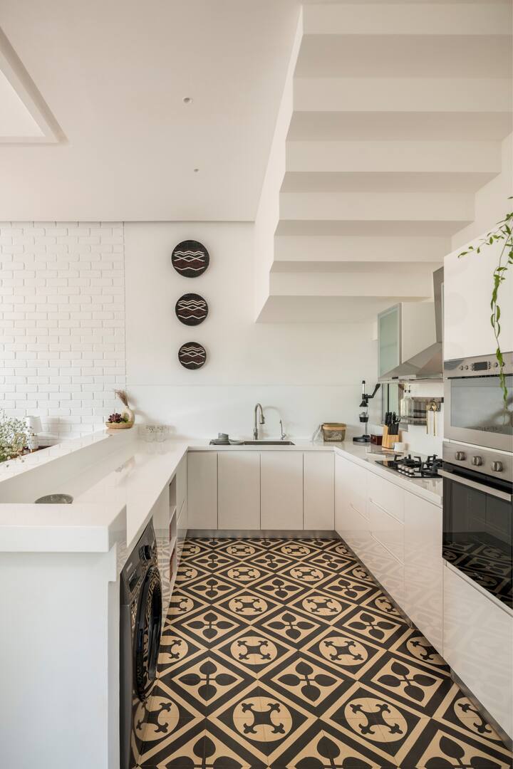 Full kitchen image 1