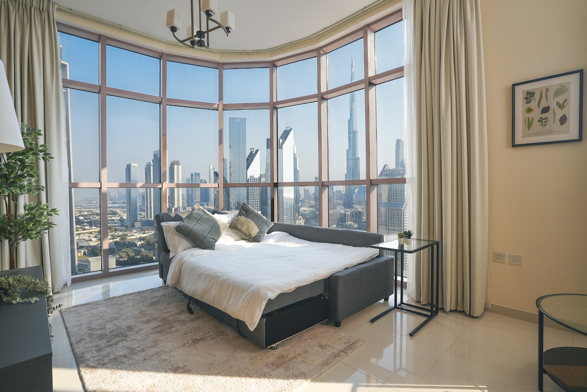 Successful Airbnb property: Burj Khalifa & Sea Views | Perfect Location in Trade Center Second