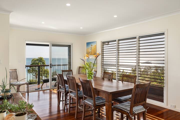 Beautiful family beachfront island home gallery image 5