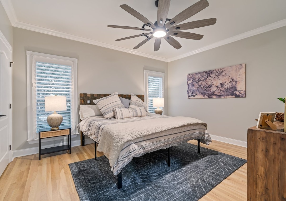 ห้องที่ 3 พร้อมเตียงคิงไซส์ที่ชั้น 1 ของที่พัก