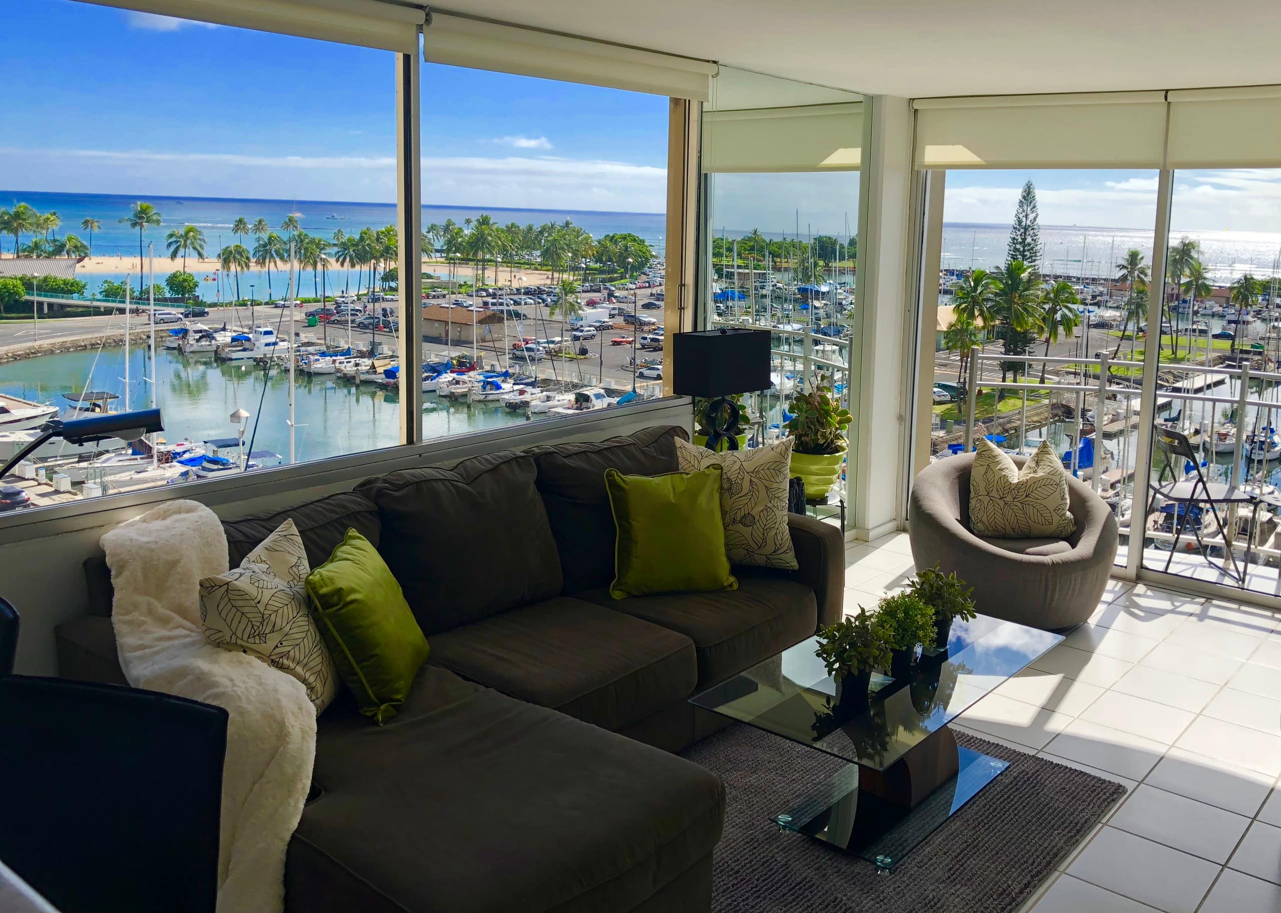 Ocean Front Waikiki Corner 2 X View - Image 1