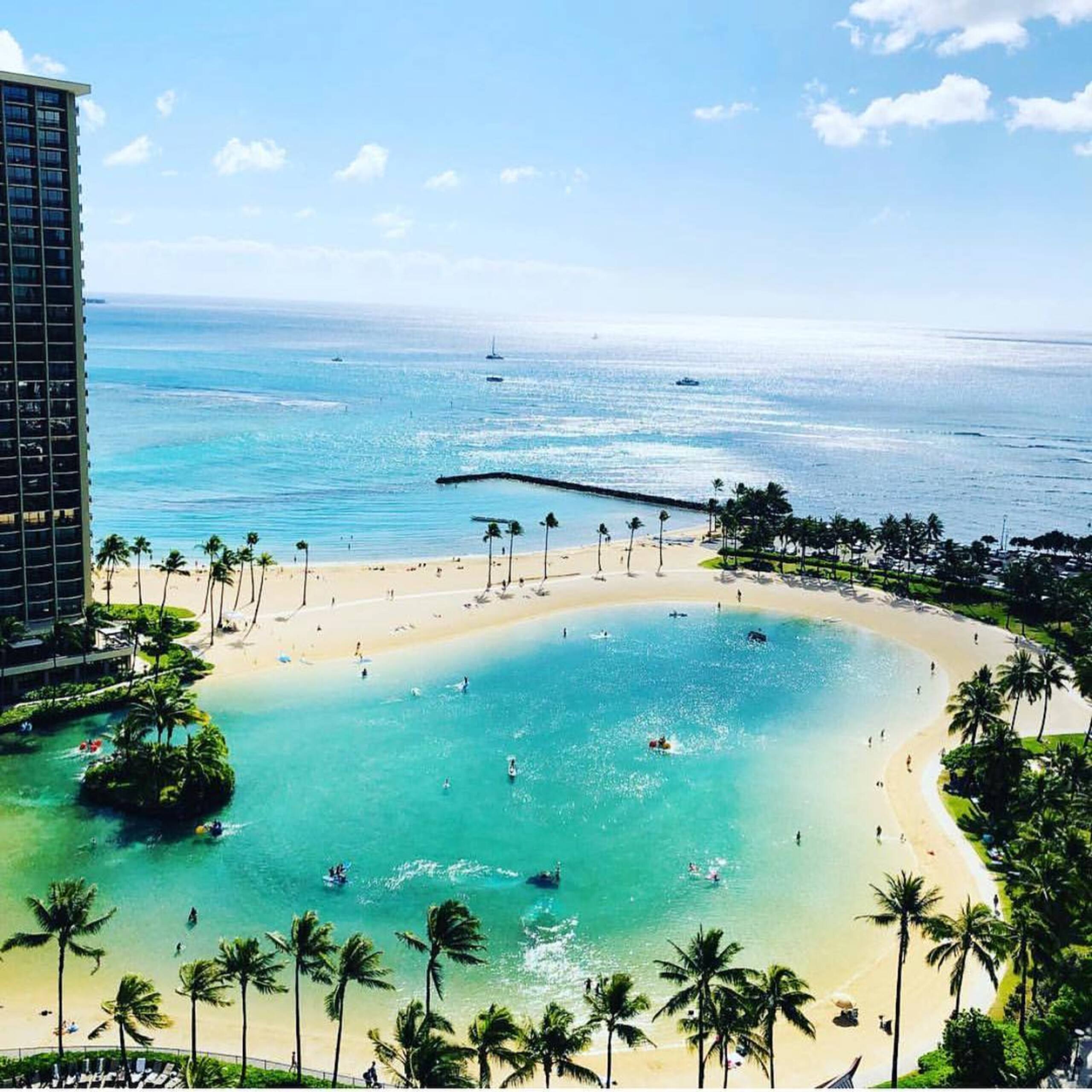 Ocean Front Waikiki Corner 2 X View - Image 17