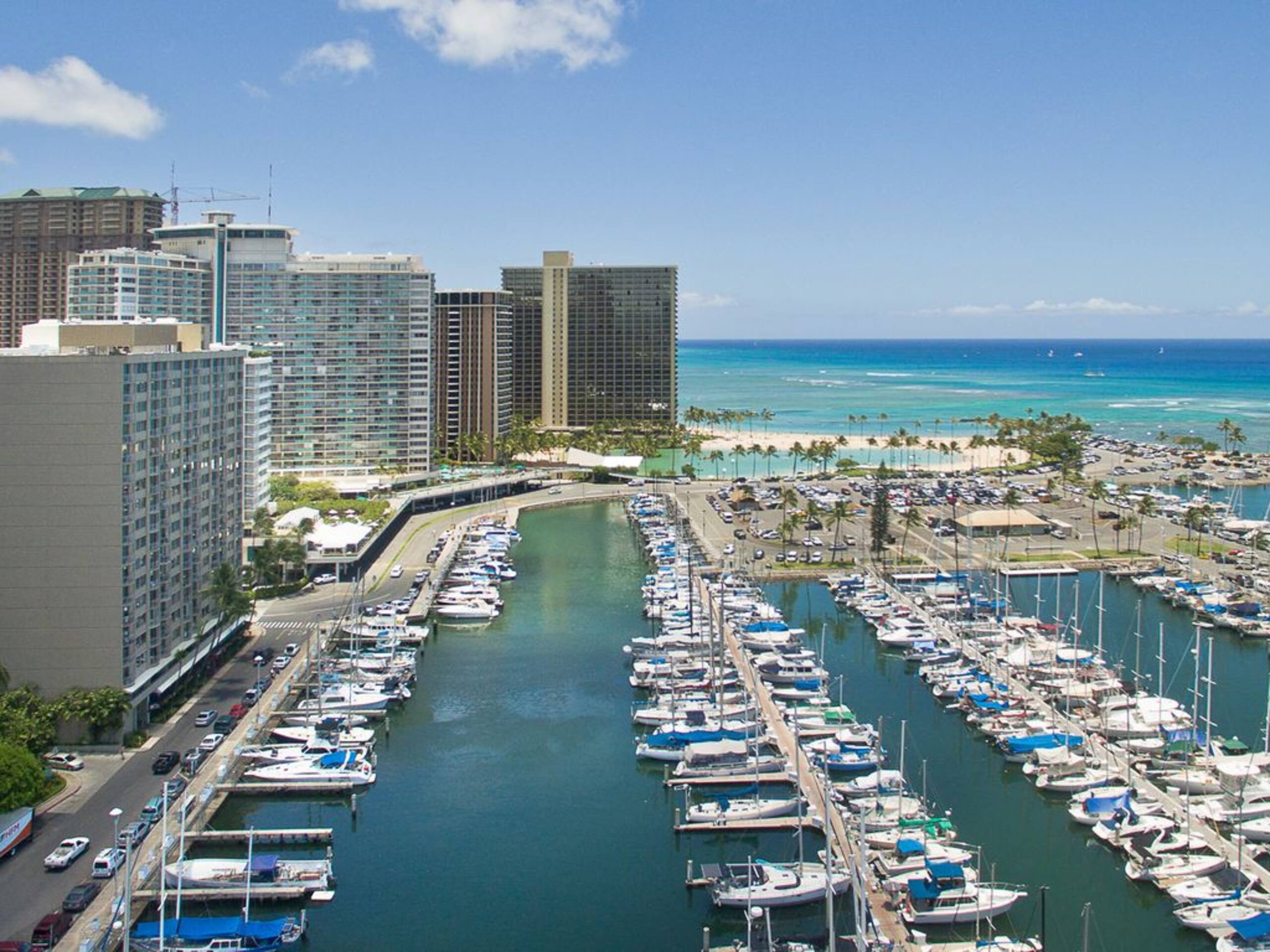 Ocean Front Waikiki Corner 2 X View - Image 16
