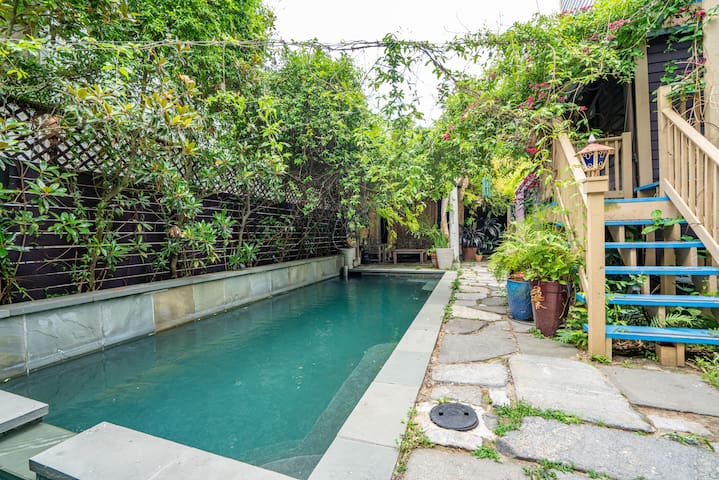 Patina Palace gallery image 2