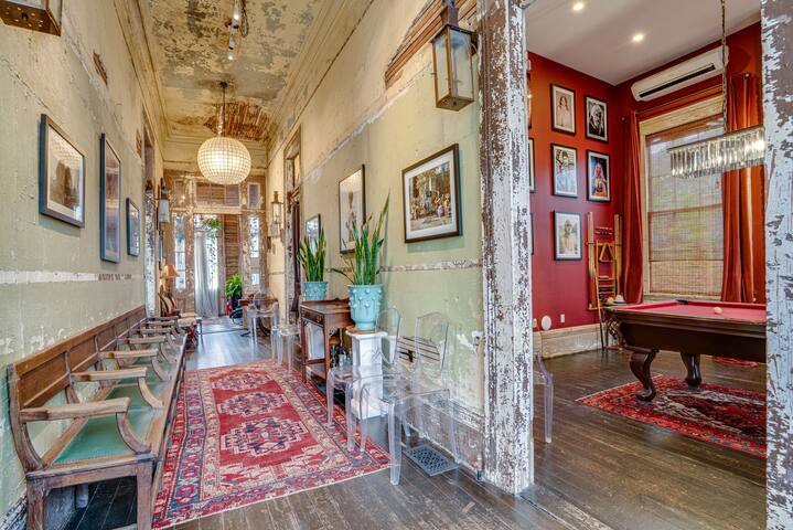 Patina Palace gallery image 5