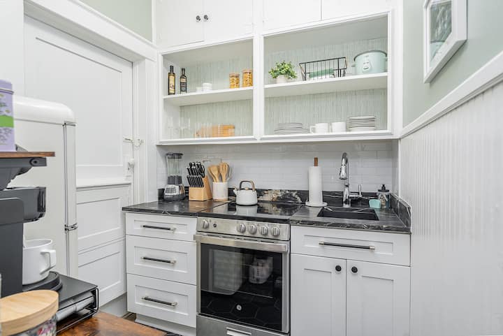 Historic Downtown Studio| Prime Location| Walkable - Savannah