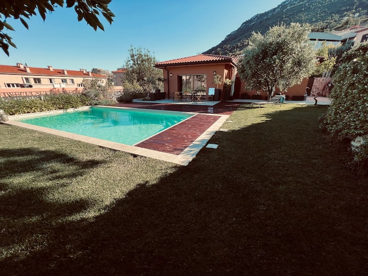 Maison Et Piscine Chauffée Frontière  Monaco - Monaco