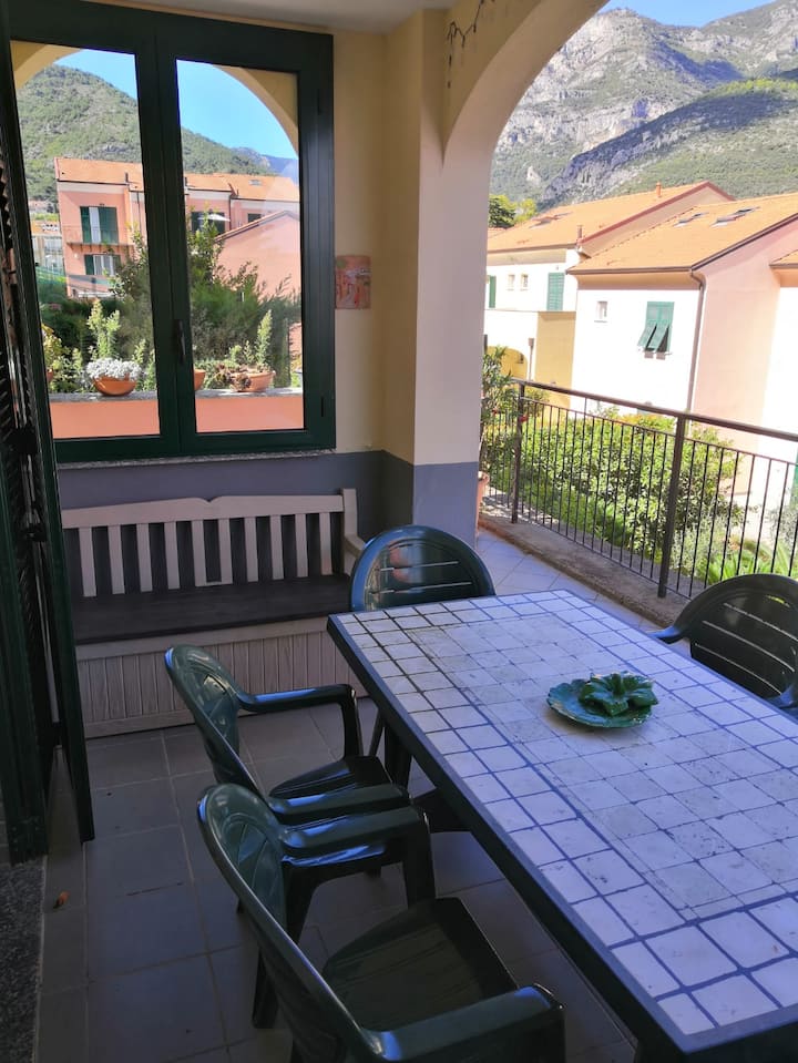 Bilocale Con Ampio Terrazzo - Borghetto Santo spirito