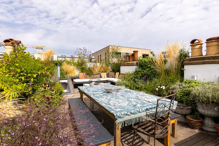 Nottinghill Town House ~ Roof Terrace ~ King Beds gallery image 4