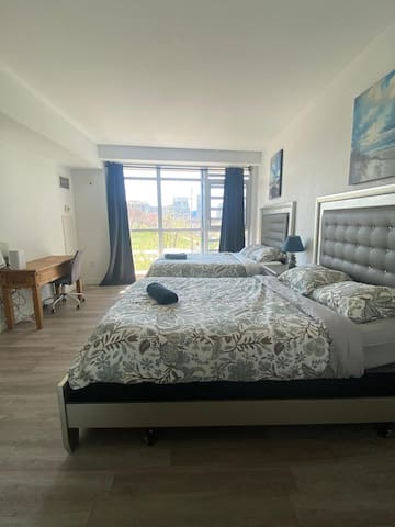 1800 sf spacious town house 6 large beds