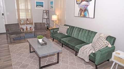 Popular Airbnb listing: Charming Ybor City Getaway I Spacious backyard in North Ybor