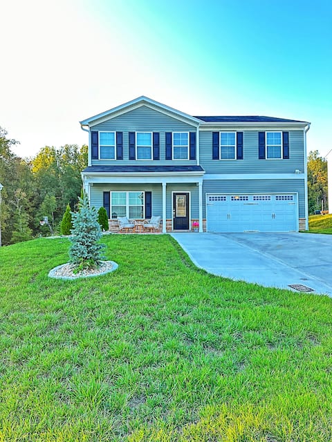 Entire Luxury Home, High Point & Thomasville