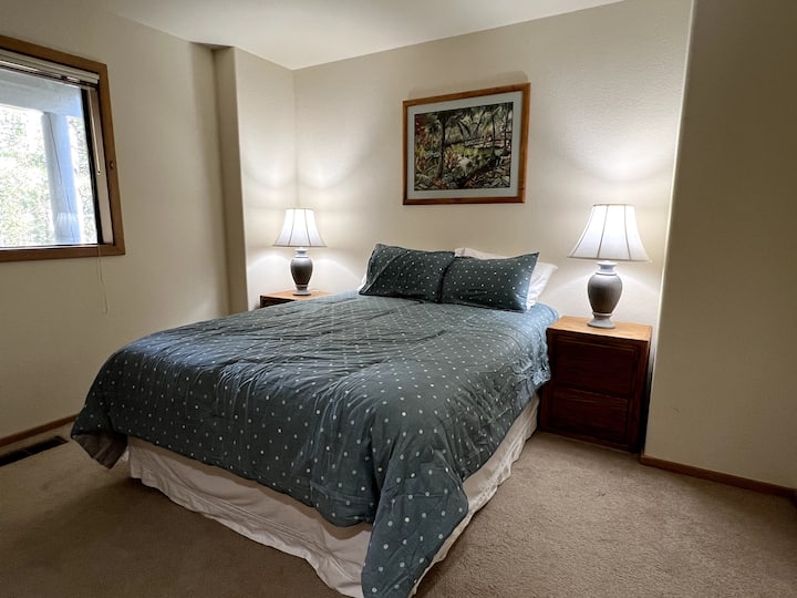 საძინებელი 4