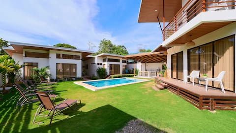 Gorgeous 14p Villas Kandulu in Puerto Viejo