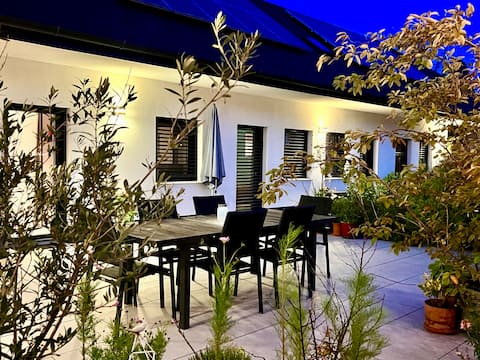 Stylish garden oasis in Retz