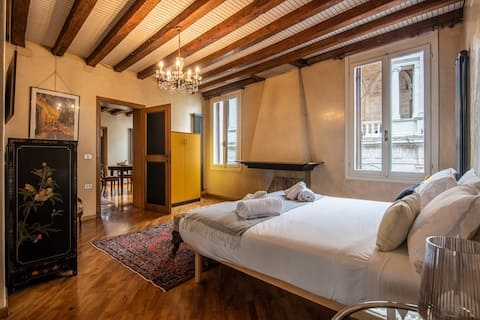 Charm Apt. with Basilica views