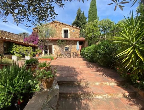 Masia Catalana in Mont-ras