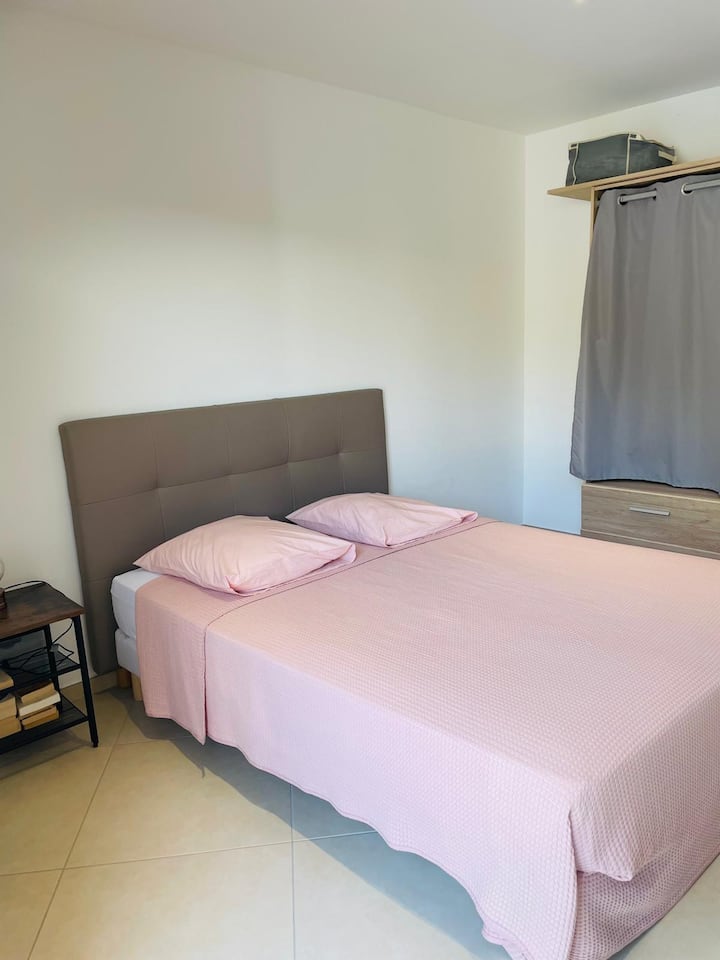 Svi bračni kreveti imaju 160