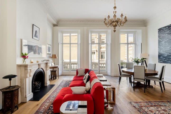 Luxury Triplex Apartment in Chelsea