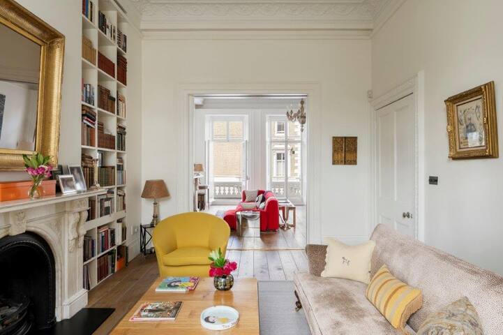 Luxury Triplex Apartment in Chelsea gallery image 3