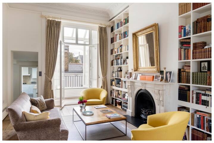 Luxury Triplex Apartment in Chelsea gallery image 2