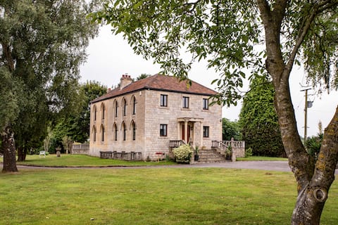 Longscroft Manor near Bath - Sleeps 12