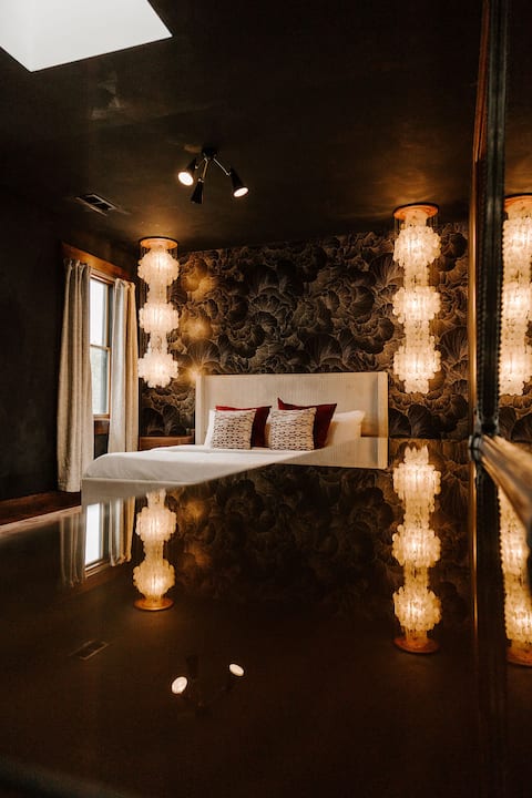 Luxury Oregon District Home - Heated Pool (closed)