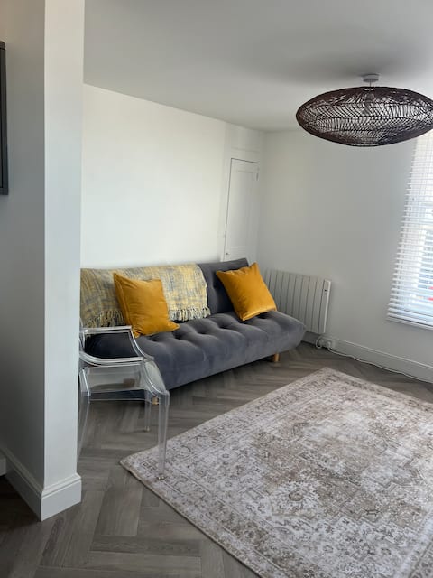 Top performing Airbnb: Sea front one bedroomed flat centre of Whitstable. in Canterbury