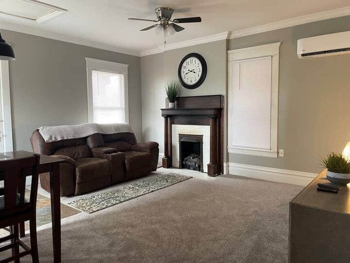 Rest Upstairs At 525/1br W/ King Bed - Huntington, WV