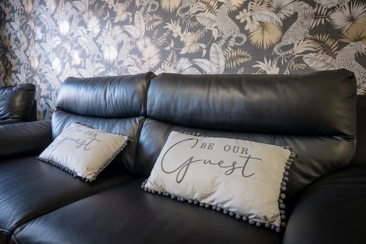 3 Bed Home: 2 Parking Spaces + Wifi, Nr Kings Mill - Sherwood Forest