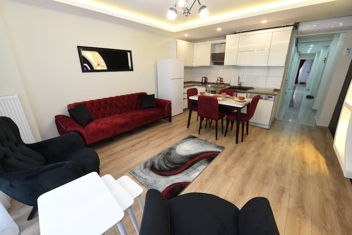 ŞIşli Merkezde Konforlu Daire, 2 Yatak Odası - Şişli