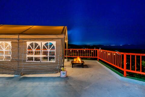 [Private house] 5 bedrooms/3 bathrooms/karaoke equipment & terrace barbecue + fire pit & indoor fire