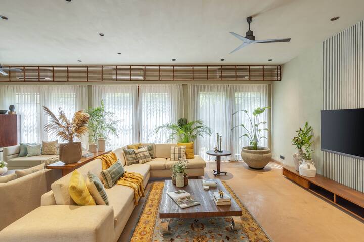 Living room image 1