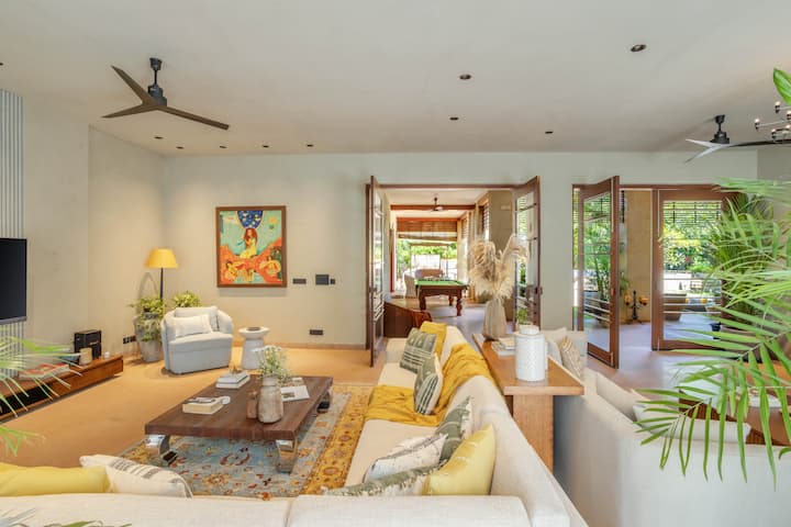 Living room image 5