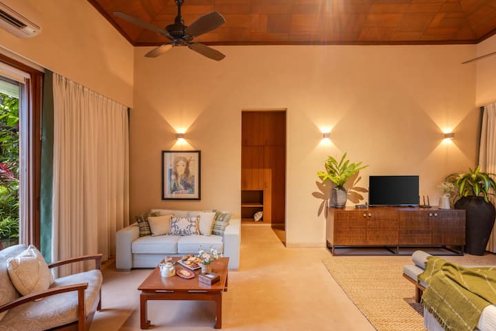 Living room image 8