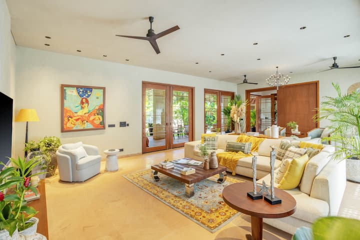 Living room image 4