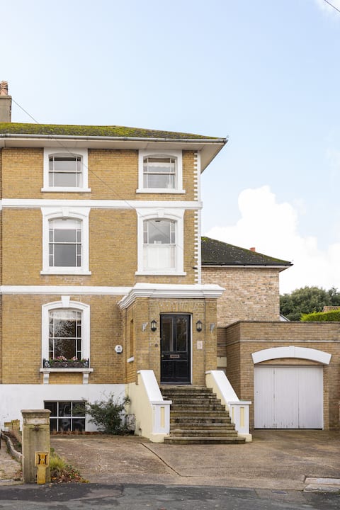 Spacious oasis of calm