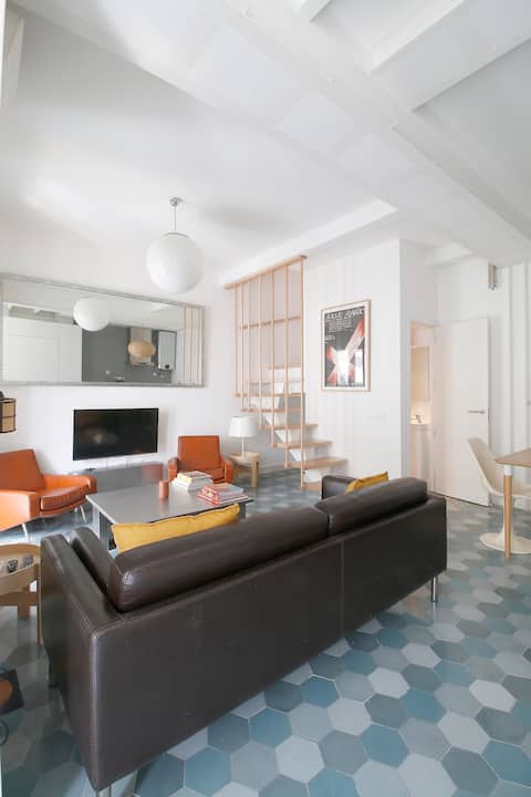 Propiedad de Airbnb exitosa: The house, two floors and a jungle patio. en Latina