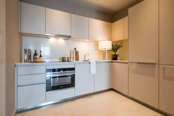 Waldorf Astoria Residences Ultra Luxury Large gallery image 5