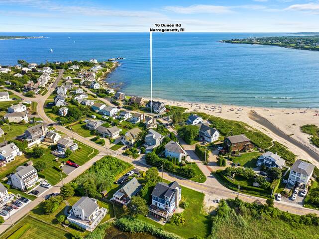 Waterfront Beach House gallery image 3