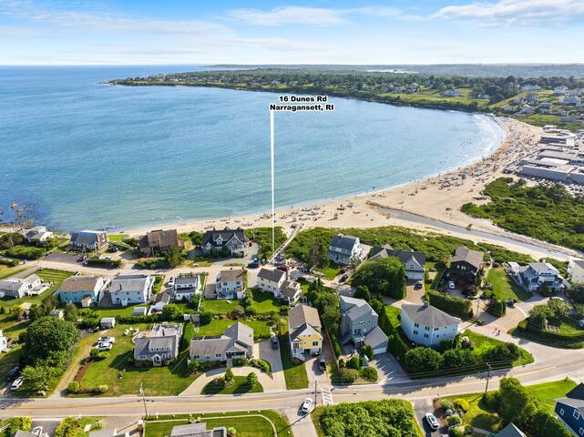 Waterfront Beach House gallery image 2