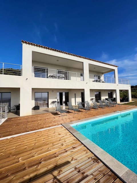 Large 10-bedroom villa Cargese - 3 independent apartments