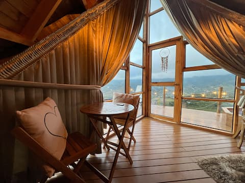 Successful Airbnb property: Mountain-view cabin, hot tub & breakfast for 2 in Dagua