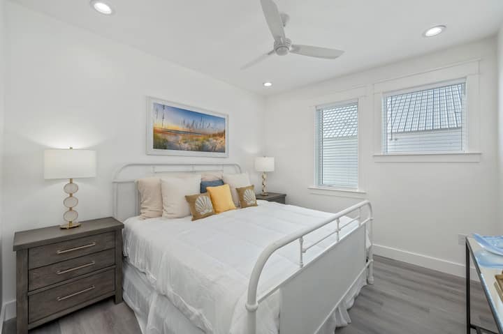 غرفة النوم 6 الصورة 1: سرير كينج مع حمام خاص (تتسع لنوم شخصين)