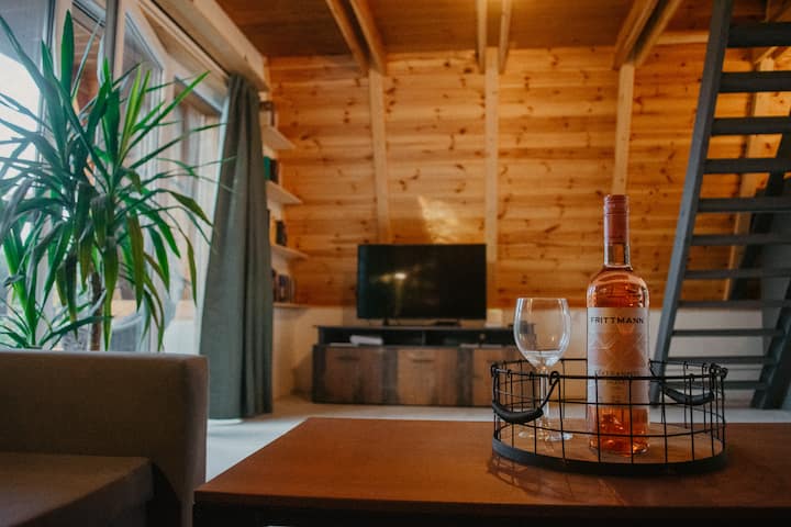 Nyaktekercs Wood Cabin - Hot Tub - Esztergom